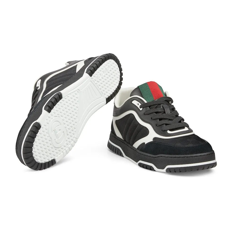 p480 Men's Men's Shoes Gucc*Gucci Re-Web series👫Couple's webbed leather sneakers, as the first sneakers created by Sabato De Sarno for Gucci, the Re-Web series reinterprets the brand's classic stripes, and sets off the modern silhouette design with bold and unique details. This shoe is crafted from iconic classic GG canvas and white leather. This new sneaker is ingeniously decorated with many of the brand's classic details, and is equipped with a bright red and green webbing tongue, which will make people fall in love at first sight. Yuan Size: Female 35-40 Male 39-44 (can be customized to 45, 46